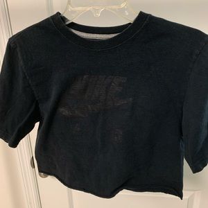 Nike air cropped tee shirt